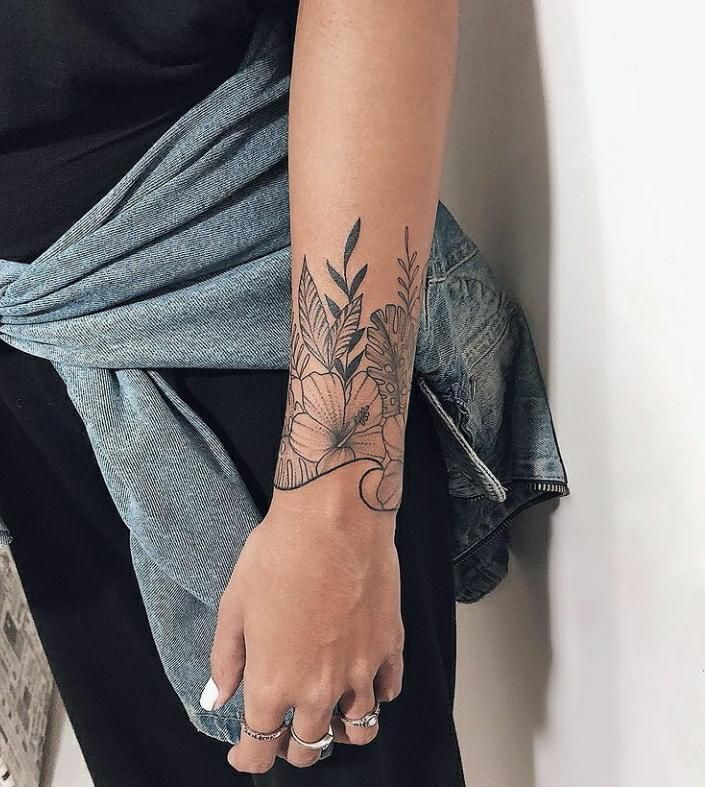 Hibiscus 27 Tattoo Ideas with Sleeve, Shoulder, Arm, Thigh &#038; Back Designs