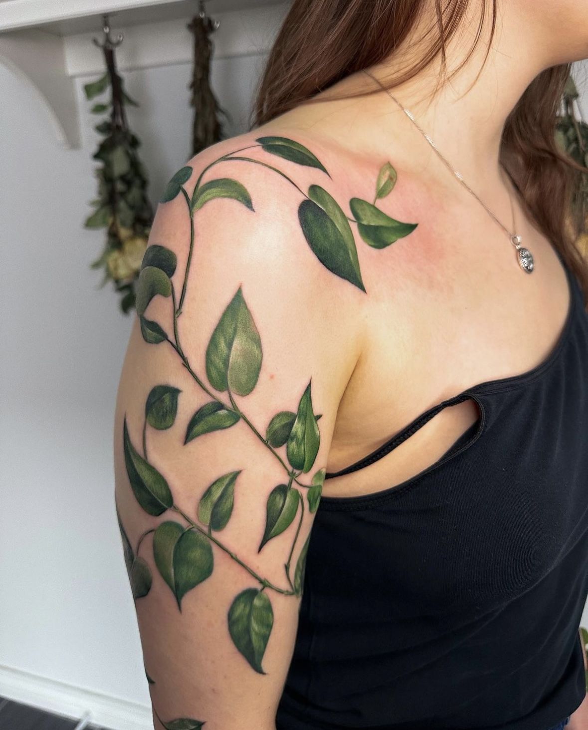 27 Leaf Tattoos Designs for Guys & Girls Fine line, Sleeve, Under breast & Autumn ink Concepts