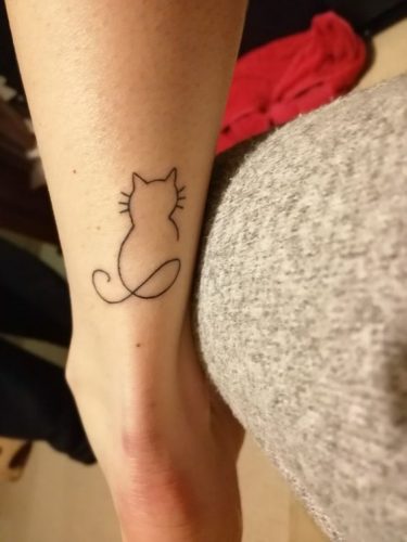 23 Minimalist Cat Tattoo Ideas